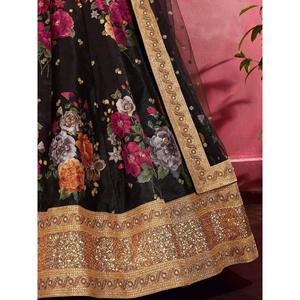 Vêtements en soie Sangeet Banglori à imprimé floral noir Lehenga Choli vêtements indiens et pakistanais - Product Image 2