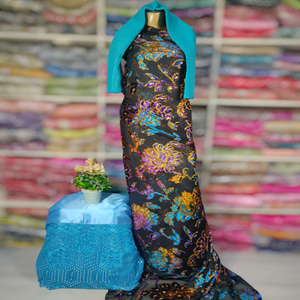 Magnífico Conjunto de Vestido de Novia de Terciopelo Jacquard Maqbal Dirac de Somalia con Diseño Floral Multicolor Brillante y Pedrería - Proveedor Indio - Product Image 1