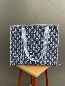 Bolso Tote de Moda para Mujer, Nuevo, Acolchado Kantha, de Algodón, con Cierre de Cremallera y Decoración de Cadenas, para la Playa - Product Image 3
