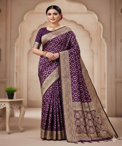 Sari en soie violette avec travail Zari doré, tenue ethnique traditionnelle pour femmes, coupe classique, occasion mariage 85282 SHUBH- SF-914 - Product Image 1