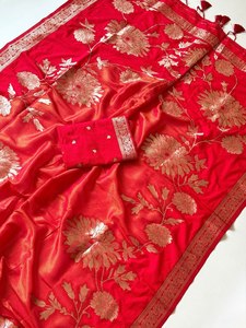Sari en Soie Jacquard Scintillante Khaddi Crepe Georgette Chinya, Teint à la Main, de Qualité Supérieure, pour Mariage Traditionnel et Diwali, par un Designer - Product Image 3