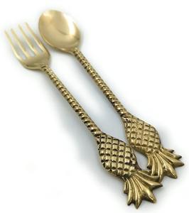 Ensemble de cuillères élégantes à manche ananas, parfait pour les repas en famille, l'utilisation en cuisine, les restaurants, les cafés et les cadeaux, provenant d'Inde. - Product Image 1