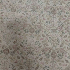 Tissu brodé exclusif pour vêtements et décoration intérieure - Product Image 1