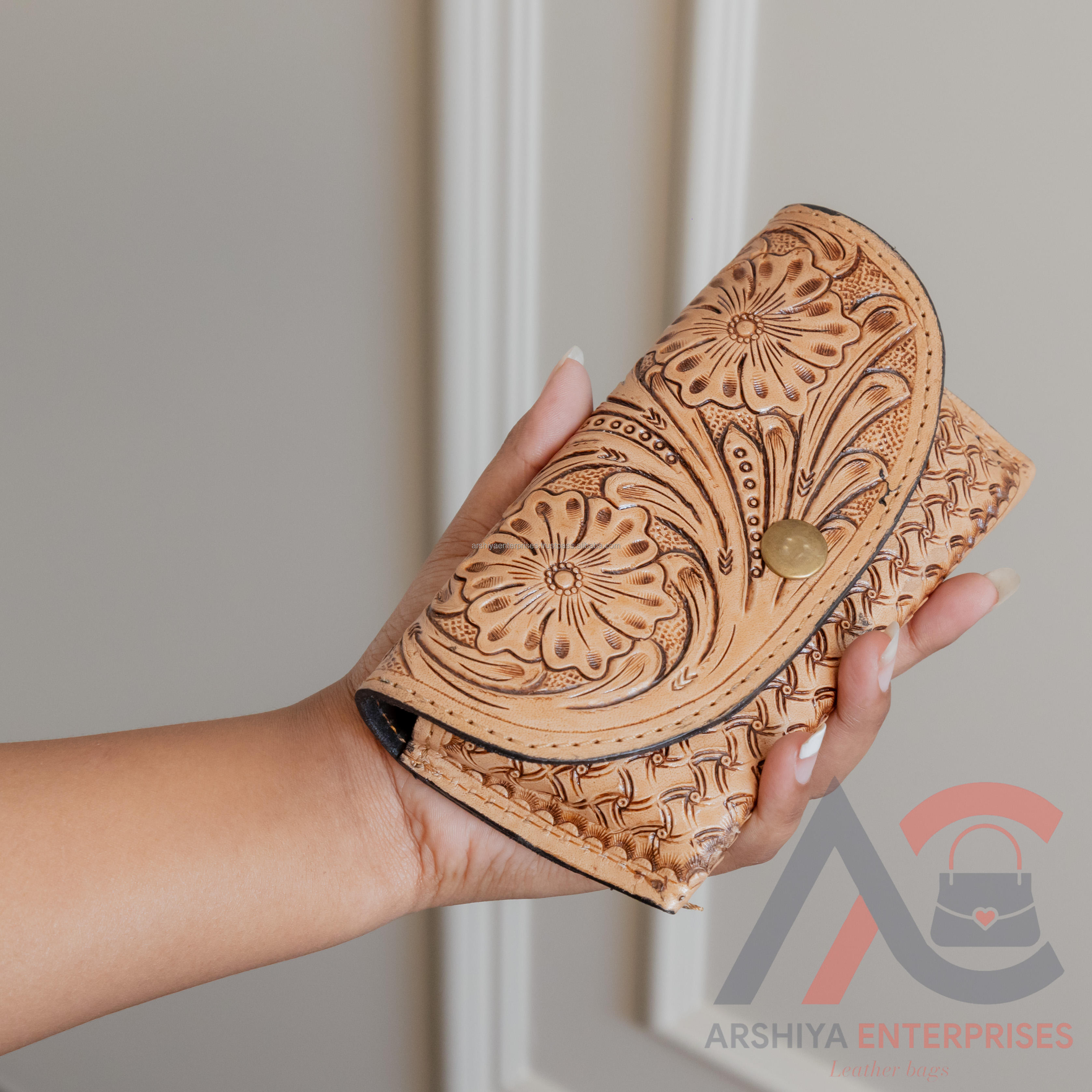 สีน้ำตาล