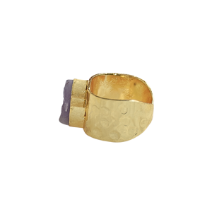 Bague en améthyste plaquée or de Laxmi Jewellers, pierre naturelle ovale, réglable, bijoux fins pour femmes - Product Image 3