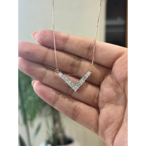 Collier élégant en or massif avec diamant de laboratoire de qualité supérieure, motif en V, 1,88 carat VVS VS EF, bijoux fins pour femmes - Product Image 2