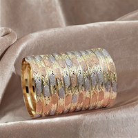 Vente en gros 3 tons plaqué or formant ensemble de bracelets, bijoux de bracelets de mode, ensemble de bracelets en laiton tricolores, bracelets en or multi-tons.