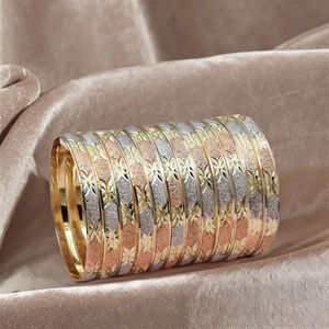 ขายส่งชุดกำไลชุบทอง3โทนเครื่องประดับกำไลแฟชั่นชุดกำไลทองเหลืองสามสีกำไลข้อมือสีทองหลายโทน - Product Image 1