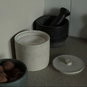 Juego de Recipientes Minimalistas con Acabado Glaseado Moteado, Tapa Segura y Diseño Liso, Elegante Organizador para Encimera o Despensa - Product Image 5