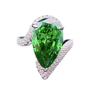 Bague de cocktail de luxe pour femme en argent 925 avec pierre émeraude taille poire en forme de goutte d'eau, à porter au quotidien - Product Image 4