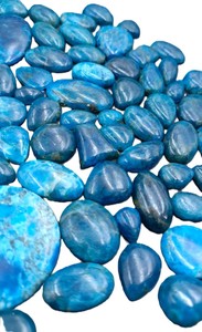 Lote al por mayor de gemas sueltas de apatita natural azul, cabujones de corte oval/pera y formas mixtas - Product Image 4