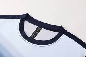 Ensemble de survêtements de sport coupe-vent pour hommes, collection automne, vente en gros, personnalisable avec LOGO, t-shirt et short, pour la gym, la course et l'entraînement - Product Image 5