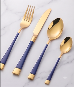 Ensemble de couverts élégants en acier inoxydable avec tête miroir dorée et manche bleu pour une restauration de luxe à la maison, en cuisine et au restaurant - Product Image 1