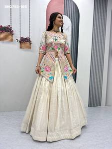 Conjunto de lehenga y top de diseño elegante para fiesta, modelo Simar Cosmos con bordado de lentejuelas y cordón, proveedor indio. - Product Image 6