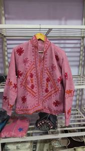 Chaqueta Corta Bordada de Algodón Suzani Estilo Bohemio TNT, Cortavientos y Transpirable, Abrigo Floral, Regalo para Ella/Mamá - Product Image 6