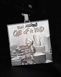 Colgante de Plata 925 con Moissanita Helada, Chapado en Rodio, Medallón Cuadrado con Letra, Joyería Hip Hop - Product Image 1