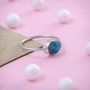 Bague en argent sterling 925 avec apatite bleue naturelle, sertie à la main, style tendance, bijoux fantaisie, vente en gros - Product Image 3