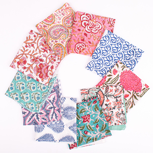 Bandana carré en coton 100% biologique, respectueux de l'environnement, teintures naturelles, imprimé à la main, foulard de mode respirant et durable en Mulmul - Product Image 5
