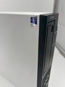 PC de Escritorio Fujitsu ESPRIMO D556/M Usado, Core I3-6100 3.7GHz, 4GB DDR4, SSD, DVD-ROM, Uso Educativo, Blanco, Intel HD Graphics 530 - Product Image 3