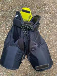 Pantalones de Hockey sobre Hielo para Hombre con Protección Reforzada Contra Impactos, Diseño de Movimiento Flexible, Construcción de Tela Transpirable - Product Image 5