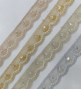 Ribete de encaje floral ecológico bordado con lentejuelas y perlas para vestidos de noche románticos y elegantes, y ropa formal. - Product Image 1