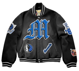 แจ็คเก็ตวูล Old English Varsity สีดำของทีมดัลลัส แมฟเวอริกส์ - Product Image 1