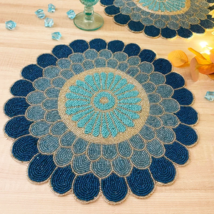 Sous-plat décoratif artisanal de luxe perlé à motifs floraux, écologique, bleu, 14 pouces - Product Image 1