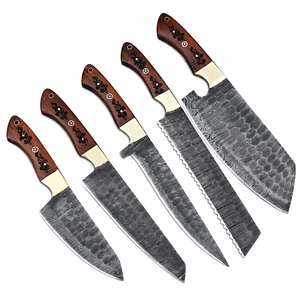 Ensemble de couteaux de chef faits à la main en acier Damas à 33 couches avec manches en bois, étui en cuir, passe au lave-vaisselle - Product Image 1