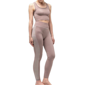Nouvel Arrivage Ensemble de Yoga 2 Pièces Uni pour Femme Respirant Écologique Spandex/Nylon Taille Haute Disponible pour la Salle de Sport et l'Extérieur - Product Image 1