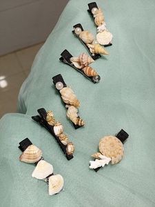 Barrette à cheveux en coquillage naturel faite à la main, style bohème côtier, accessoire de mode estival, vente en gros, export Vietnam - Product Image 3