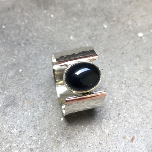 Anillo de Plata de Ley con Ónix Negro, Anillo Minimalista con Piedra Preciosa, Joyería Unisex, Regalo para Ella y Él - Product Image 4