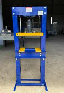 Presse hydraulique pratique à haute résistance de 12 tonnes avec double ressort et soupape de sécurité, fabrication OEM ODM disponible au Vietnam - Product Image 2