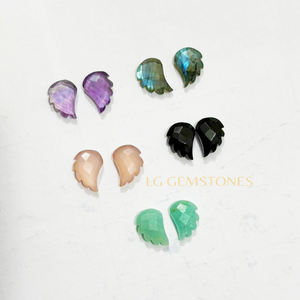 Piedras Preciosas Talladas a Mano en Forma de Alas: Labradorita, Amatista, Amazonita, Ónix Negro, Cuarzo Rosa, Venta al por Mayor de Piedras Sueltas Talladas en Forma de Alas - Product Image 1