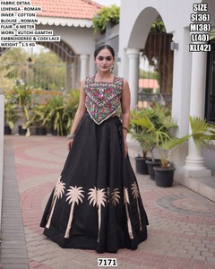 Ensemble Lehenga Choli indien traditionnel jaune brodé, longueur au sol, tenue ethnique pour femme avec travail Kutchi Gamthi, tailles S M L XL - Product Image 4