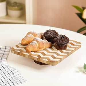 Plateau décoratif en bois gravé, design artisanal carré, en bois et résine, pour fruits, snacks ou fruits secs, plateaux de service en bois - Product Image 4
