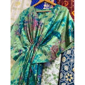 Robe kaftan en soie florale pour femmes Ethinic Craft Hub, idéale pour les vacances ou comme paréo de maillot de bain, Inde - Product Image 5