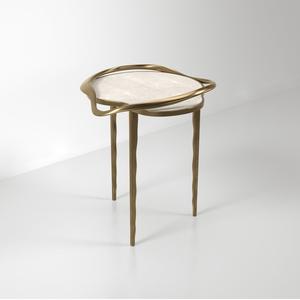 Mesa de cóctel de aluminio Arrow de alta calidad, mueble de metal de primera calidad, mesa auxiliar decorativa para el hogar, hotel, mesa para vinos y bebidas, latón. - Product Image 6