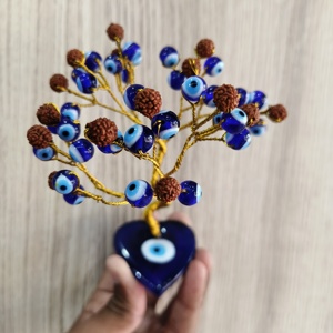 Fabriqué à la main bleu turc mauvais œil arbre avec des perles de Rudraksha sur la plaque de coeur bonne chance charme sagesse stabilité Fengshui Kavach - Product Image 4