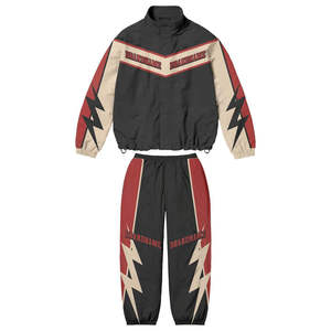 Conjunto de Sudadera con Capucha y Pantalones Acampanados con Pedrería Personalizada, Estampado Desgastado, Ropa Deportiva Urbana - Product Image 3