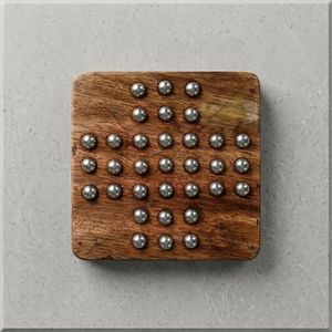 Jeu de société 2 en 1 en bois : Solitaire et Tic Tac Toe, fait main, écologique, durable, jeu de stratégie familial pour enfants et adultes - Product Image 5