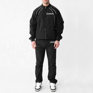 ชุดวอร์มกันลมสำหรับผู้ชาย เสื้อแจ็คเก็ตและกางเกงกีฬาน้ำหนักเบา รับทำโลโก้ตามสั่ง OEM ODM เสื้อผ้ากีฬาแนวสตรีท - Product Image 1