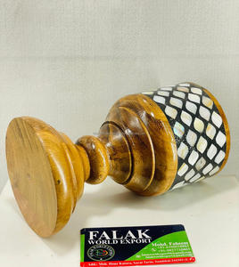Brûleur d'encens en bois de santal fait main avec motif mosaïque pour une utilisation aromatique toute l'année - Product Image 3
