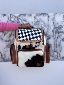 กระเป๋าเป้หนังแท้ลายตารางหมากรุก  งานแฮนด์เมด  ตกแต่งขนสัตว์  ดีไซน์เก๋  สำหรับนักเรียน  แบบ unisex  กระเป๋าดีไซน์เนอร์สุดพิเศษ - Product Image 4