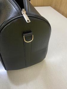 Bolsa de Viaje de Fin de Semana de Cuero, Gran Capacidad, Cierre de Cremallera, Unisex, Asa Suave - Product Image 3