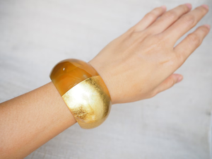 Bracelet manchette moderne en corne de buffle fait main et écologique pour femme, couleur corne naturelle, cadeau de mariage parfait pour les entreprises - Product Image 2