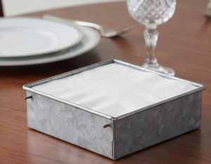 Porta Servilletas de Hojalata Galvanizada de Primera Calidad con Asa de Madera, Perfecto para Decoración de Mesa Elegante y Comedor Sofisticado - Product Image 5