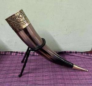 Jarra Vikinga de Cuerno Hecha a Mano, Jarra para Beber Cerveza de Cuerno de Búfalo |   Estilo Europeo Ecológico, Tamaño Personalizado - Product Image 1