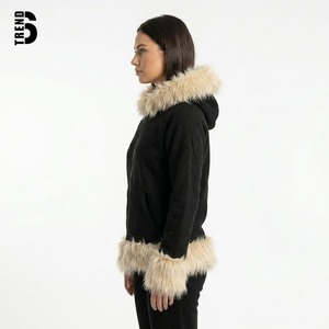 Sweat à capuche zippé noir épais personnalisé pour femme avec bordure en fausse fourrure sur le capuche, les poignets et le bas du vêtement, style streetwear Y2K, chaud pour l'hiver - Product Image 2