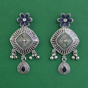 Vente en gros de boucles d'oreilles classiques de haute qualité, oxydées, avec placage oxydé 811318 - Product Image 4