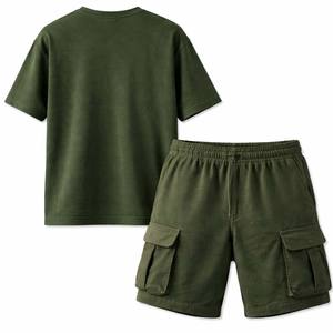 Ensemble T-shirt et short cargo respirant 100 % coton pour homme avec logo personnalisé – Streetwear premium pour l'été - Product Image 2